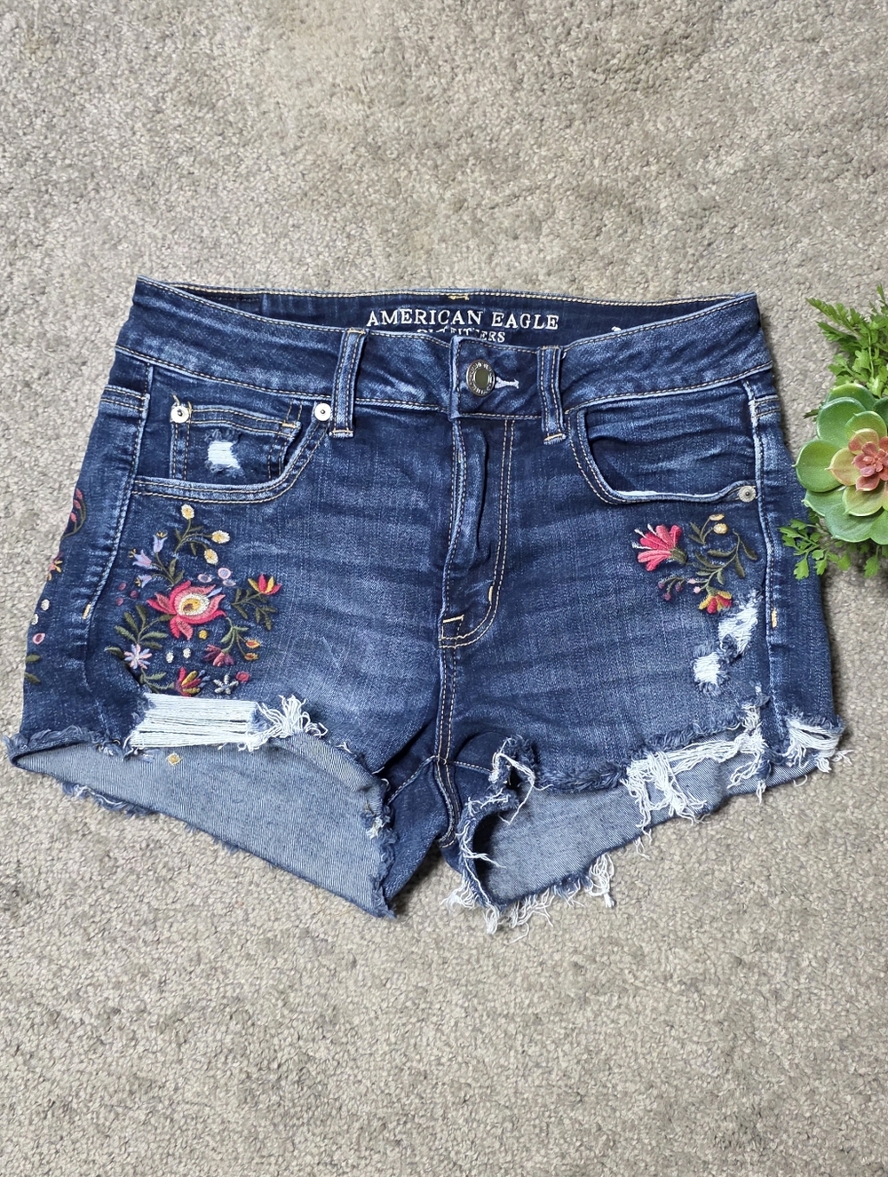 American Eagle Cute Distressed Flower Hi-Rise Shortie Cutoff Jean Shorts Size 8
